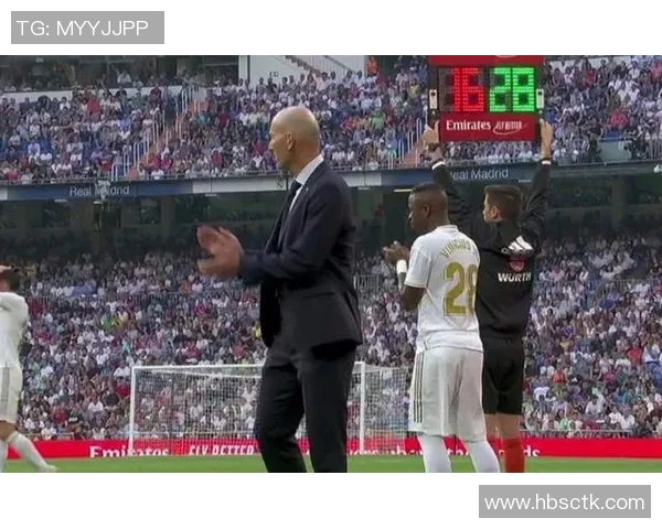 维尼修斯速度如何在皇马战术中扭转比赛局势与影响分析 维尼修斯速度如何在皇马战术中扭转比赛局势与影响分析