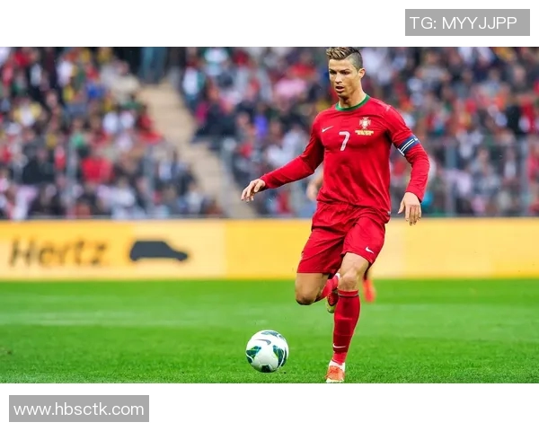 足球明星跨界时尚展现魅力女装高清照片欣赏