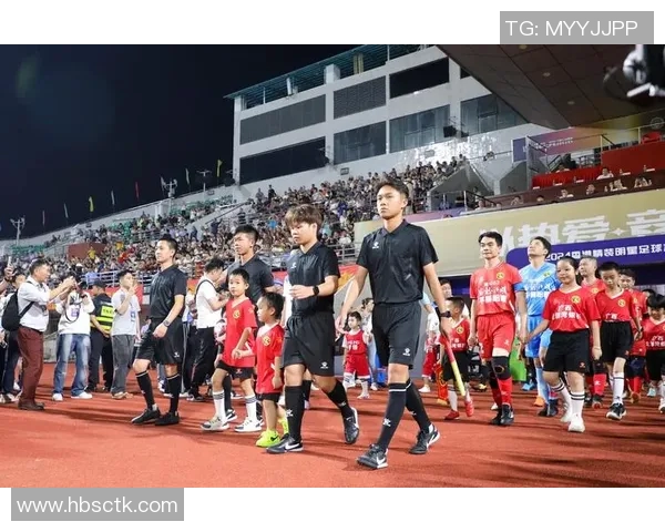 足球明星齐聚山东淄博助力地方足球发展引发热潮